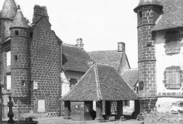 Le Bailliage,la Halle, tour Flogeac