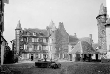 Place Tyssandier d'Escous