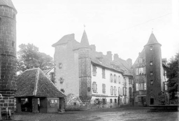Place Tyssandier d'Escous