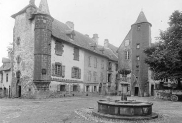 Place Tyssandier d'Escous